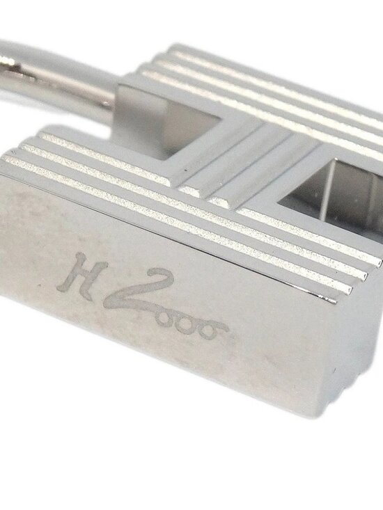 Hermes Hermes H 2000 Cadena Padlock Bag Charm Silver  Hermes 2000 Premiers Pas Dans Le Siecle Classic H Cadena Silver 178031